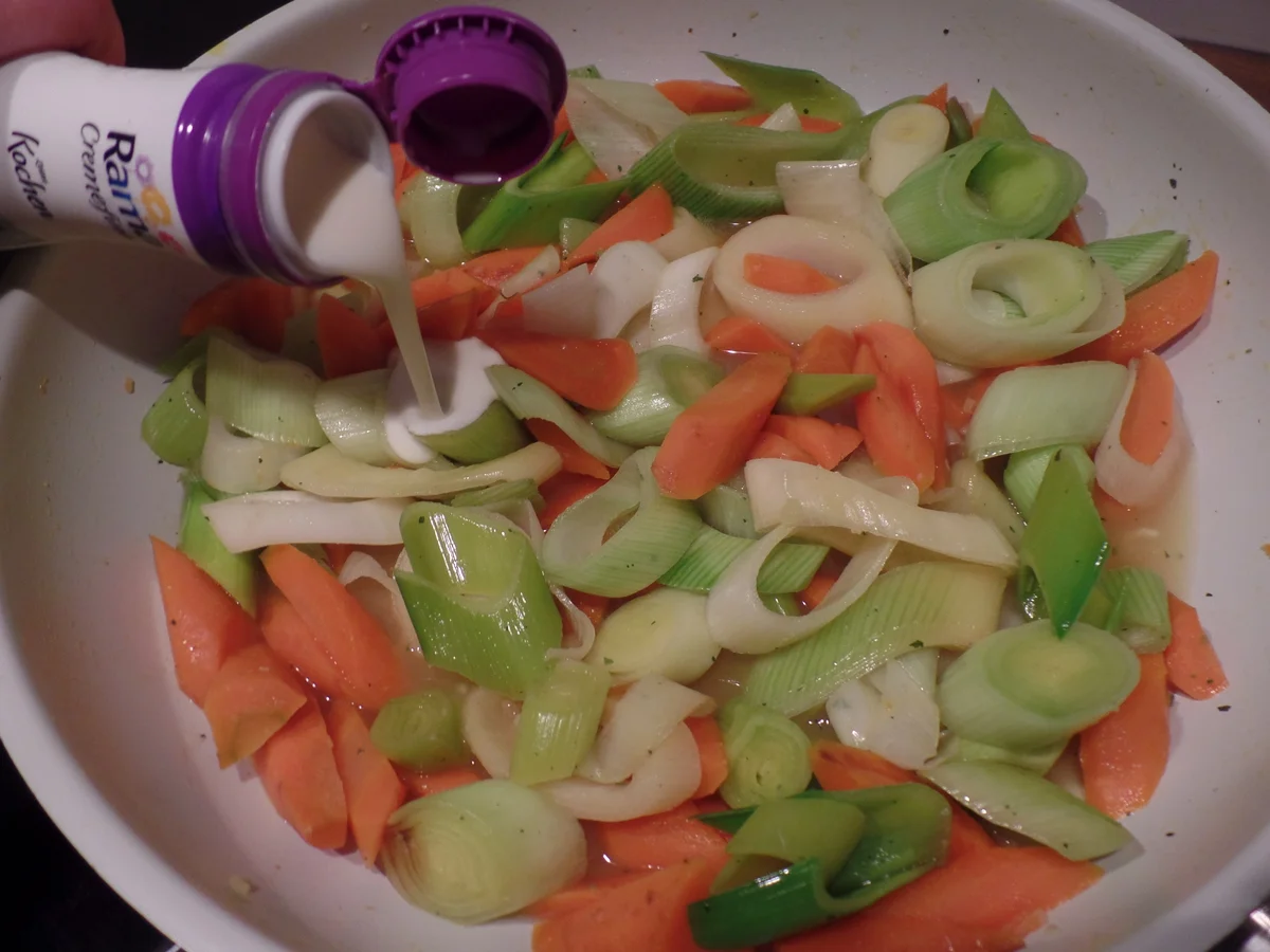 Buletten mit Lauch-Möhren-Gemüse und Selleriestampf - Rezept - Bild Nr. 1131