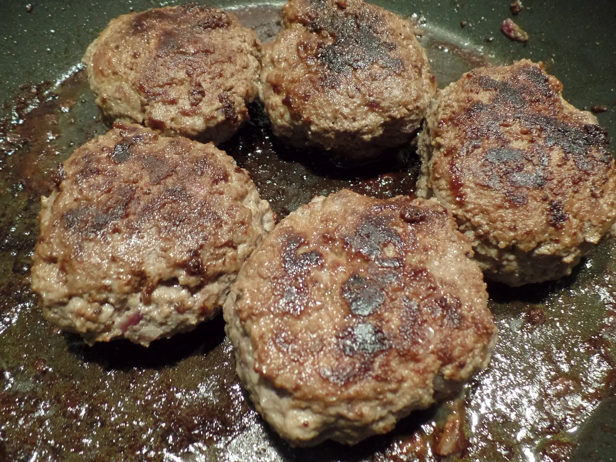 Buletten mit Lauch-Möhren-Gemüse und Selleriestampf - Rezept - Bild Nr. 1142