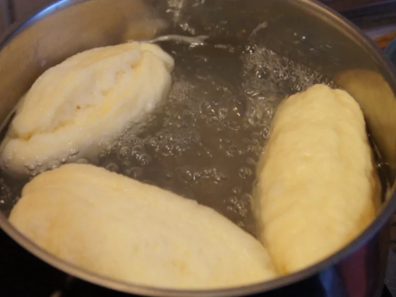 Kalbsrouladen mit Ananas-Apfel-Rotkohl und Tschechischen Hefeteig Klößen - Rezept - Bild Nr. 1131