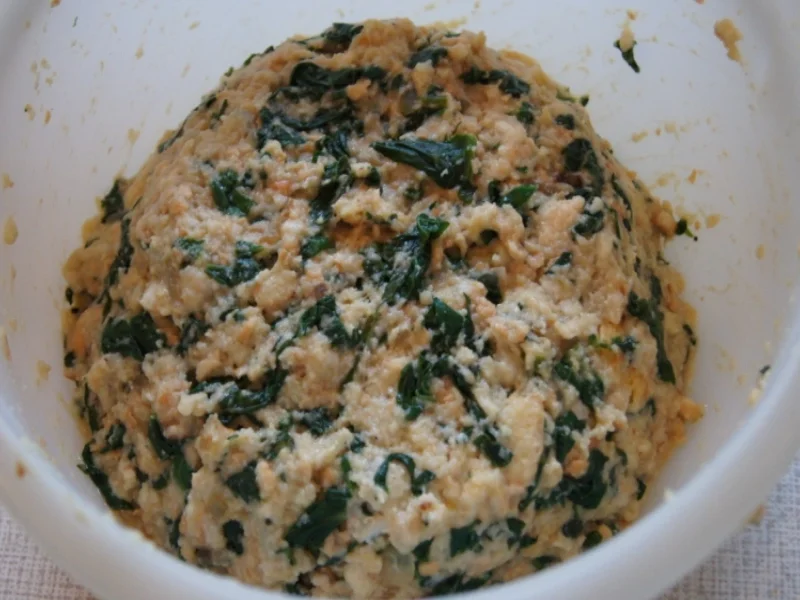 Rezept: Spinat-Semmelknödel mit Waldpilz-Rahmragout Bild Nr. 1111 Spinat-Semmelknödel mit Waldpilz-Rahmragout - Rezept - Bild Nr. 1111