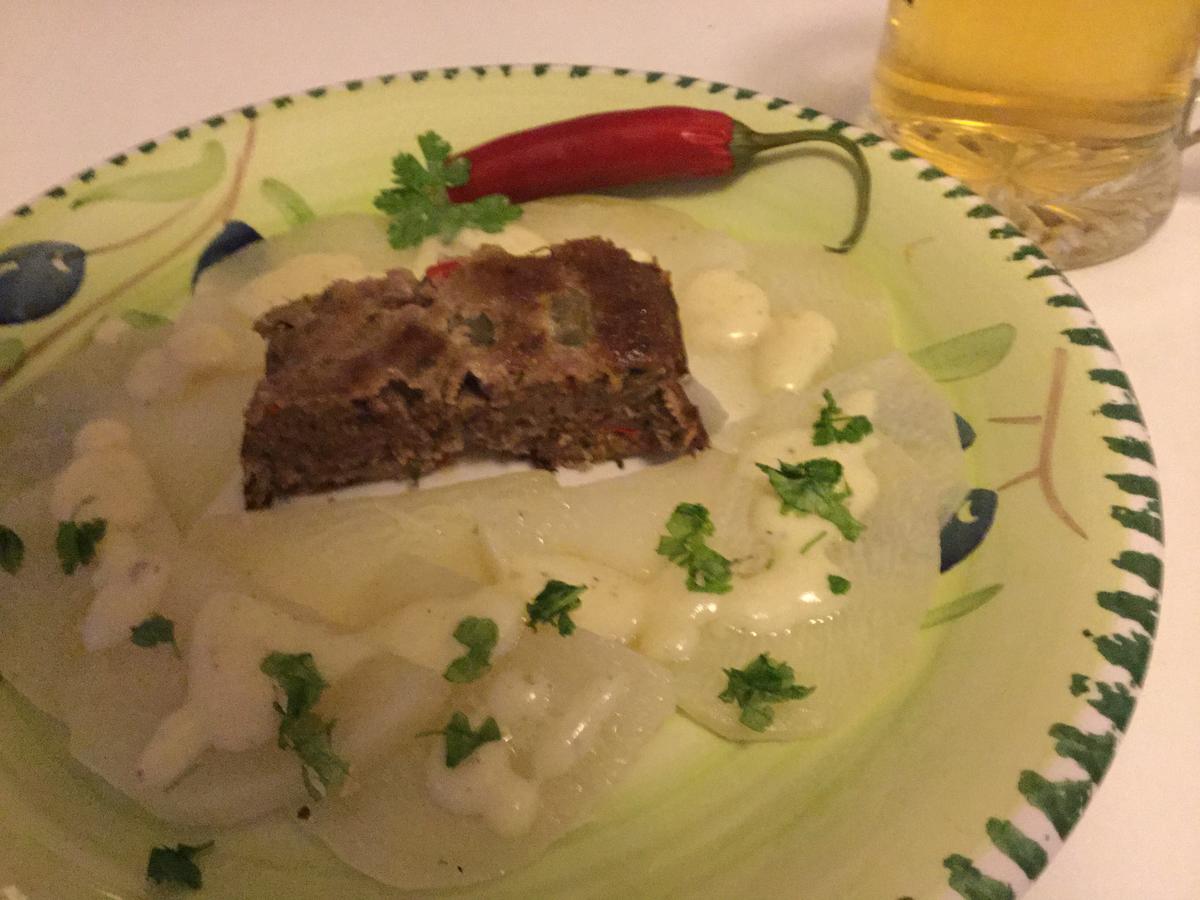 würziger Hackbraten an Kohlrabi - Rezept - kochbar.de