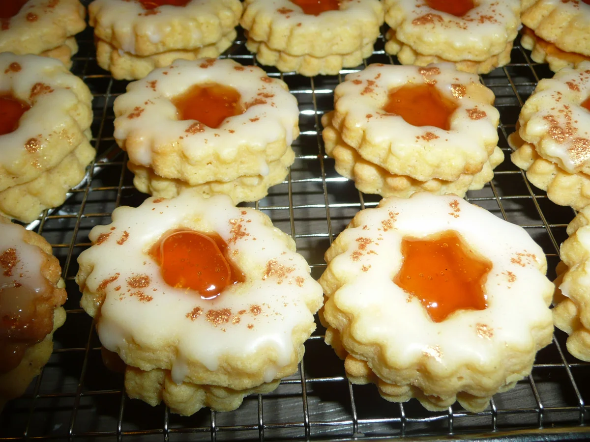 Weihnachtsgebäck : Eierlikör -Plätzchen mit Goldstaub.  46 Stück - Rezept - Bild Nr. 1123