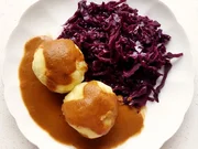 Kartoffelknödel mit veganer "Bratensauce" und Rotkraut - Rezept - Bild Nr. 1119