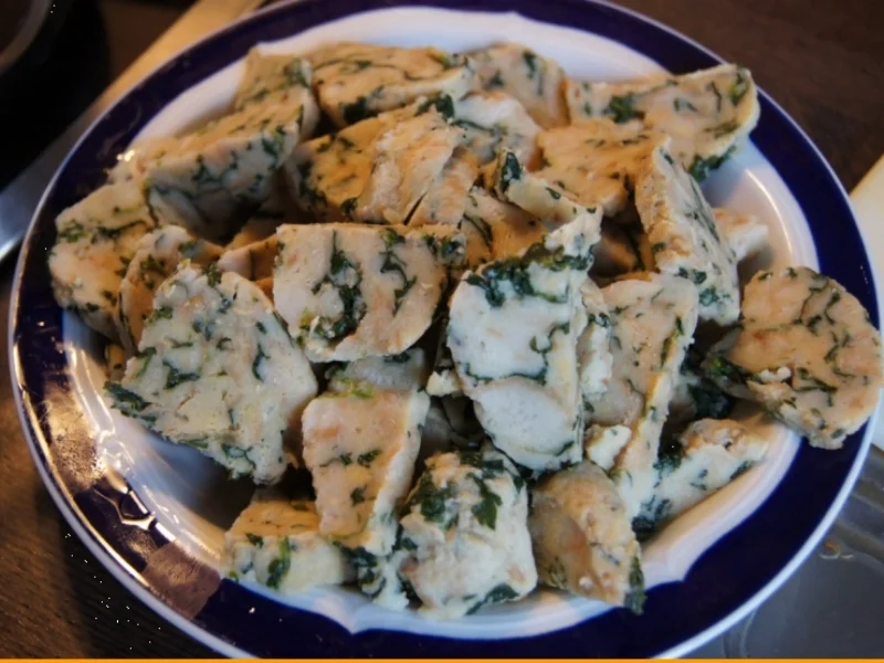 Gebratene Spinat-Semmelknödel mit Rote-Bete-Möhren-Gemüse und Rührei - Rezept - Bild Nr. 1123