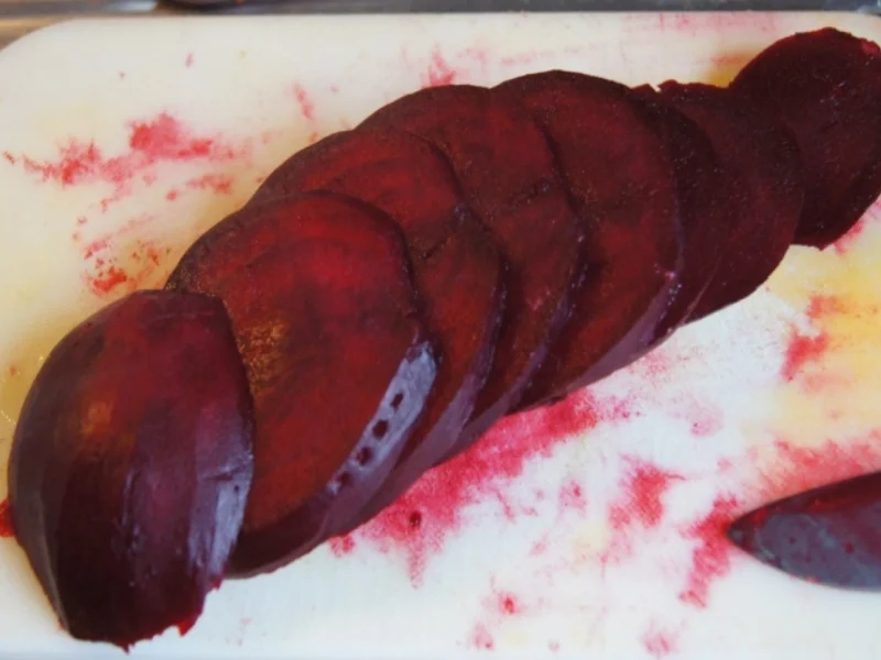 Gebratene Spinat-Semmelknödel mit Rote-Bete-Möhren-Gemüse und Rührei - Rezept - Bild Nr. 1132