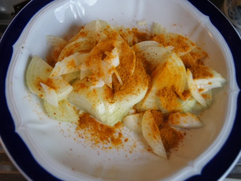 Rezept: Panierte Schweinenackensteaks mit Zwiebelringen, Weißkraut und Kartoffeln Bild Nr. 1146 Panierte Schweinenackensteaks mit Zwiebelringen, Weißkraut und Kartoffeln - Rezept - Bild Nr. 1146