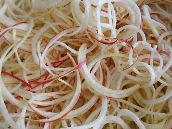 Scharfe Apfelspaghetti als Pausensnack - Rezept - Bild Nr. 2