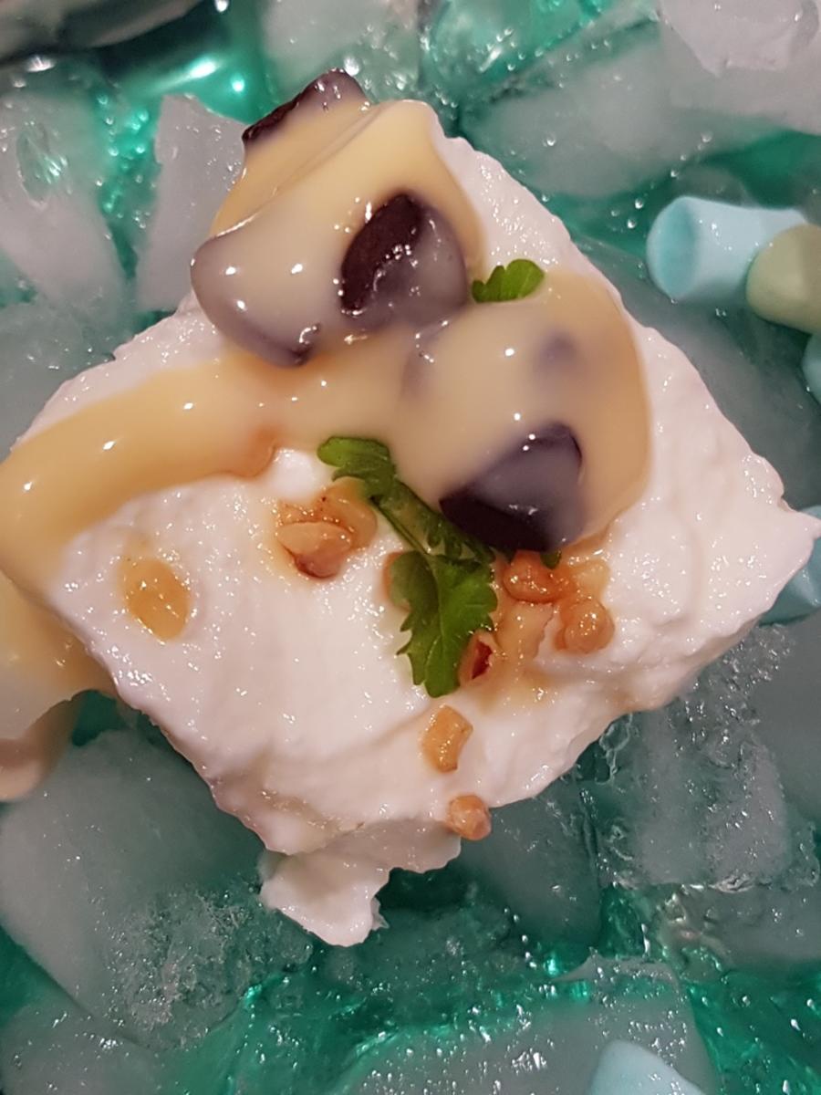 Bilder für Biggi`s Spezial EIS = geeiste Quarkwürfel- mit Eierlikör ein weihnachtliches Dessert - Rezept