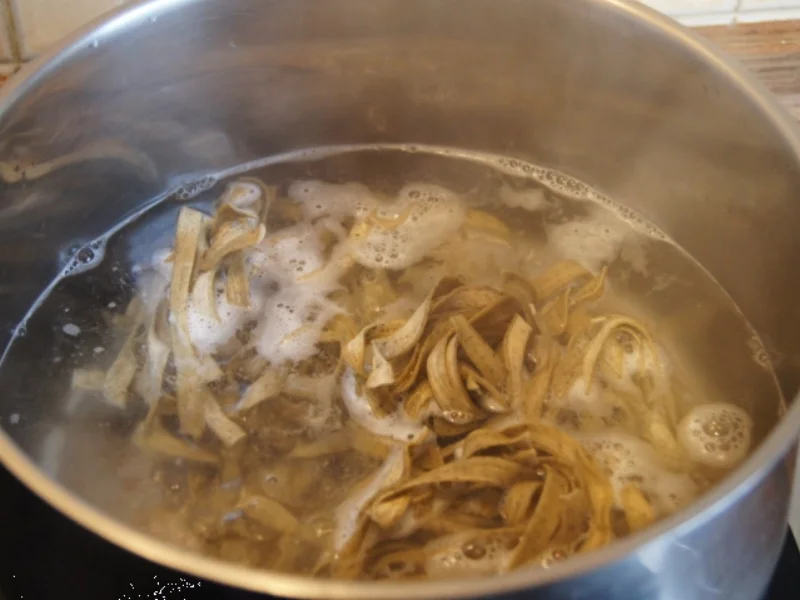 Gebratene Tofuwürfel mit gerösteten Sesam und Bandnudeln mit Basilikum - Rezept - Bild Nr. 1216