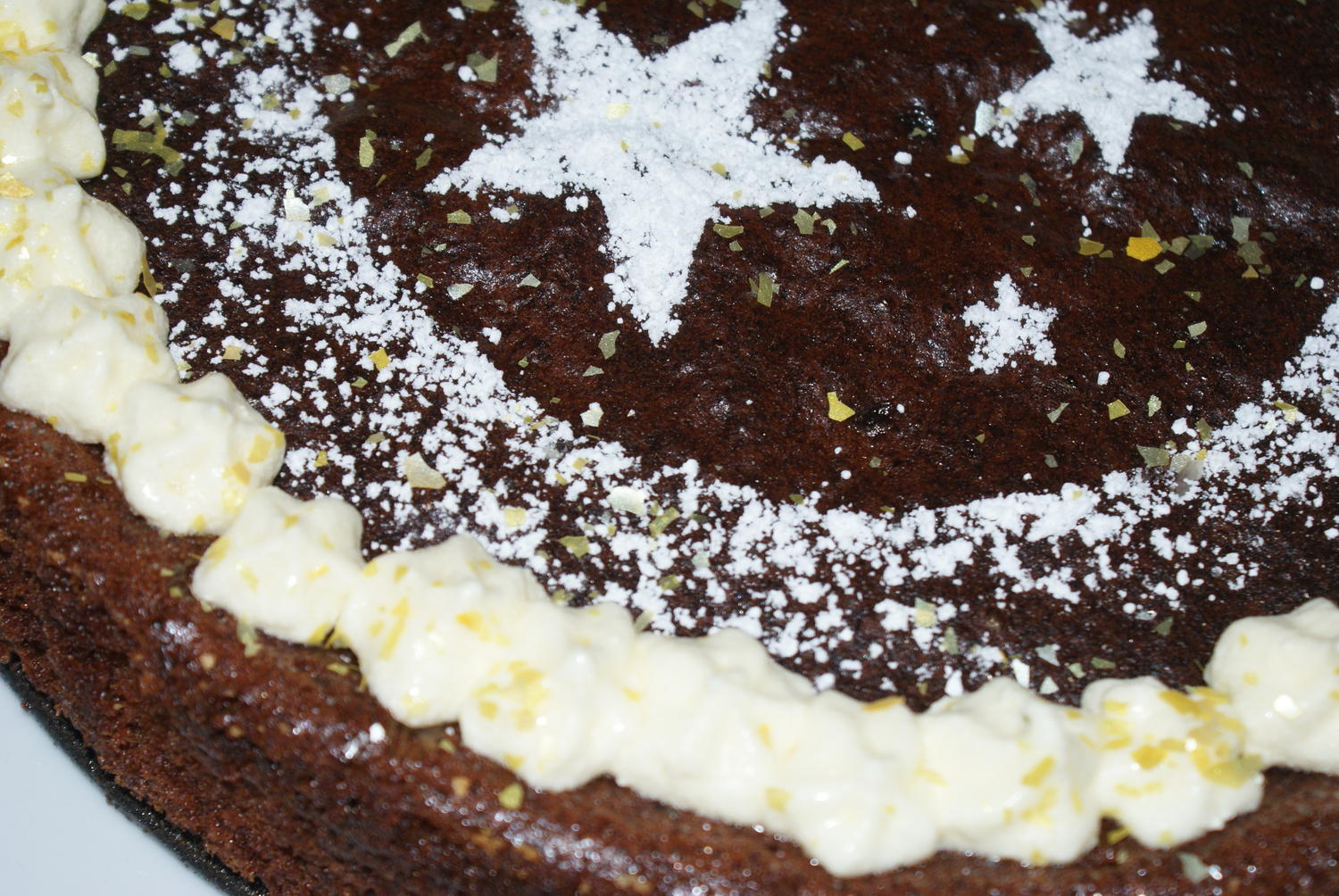 glutenfreier Schokoladenkuchen zu Weihnachten - Rezept - kochbar.de