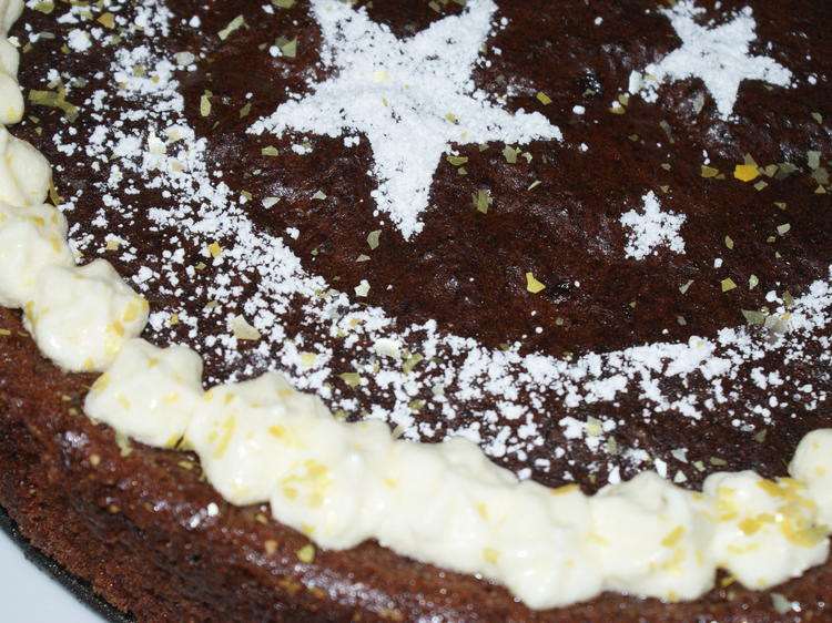 glutenfreier Schokoladenkuchen zu Weihnachten - Rezept - kochbar.de