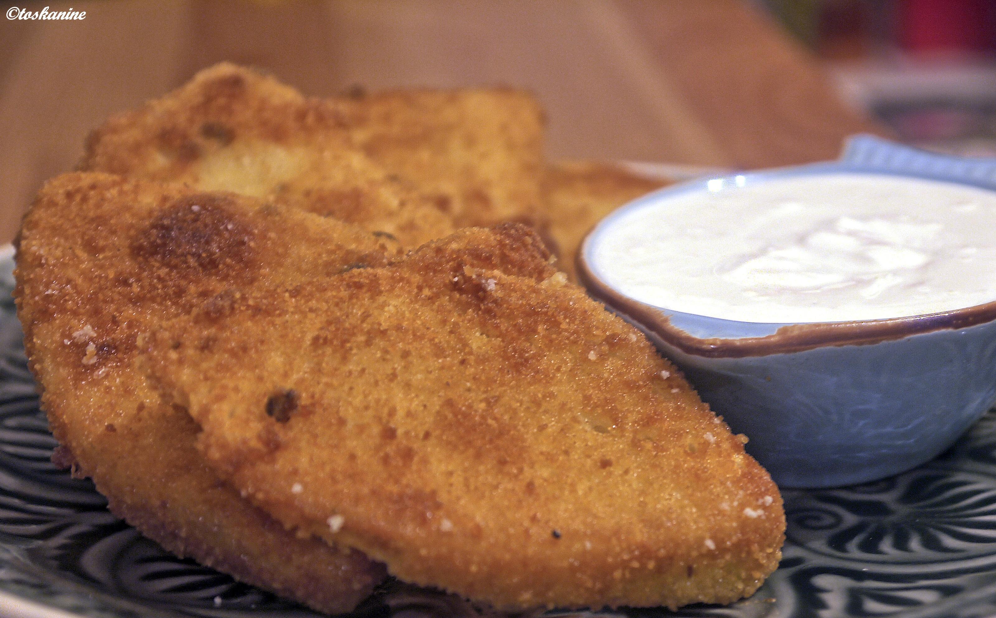 Bilder für Sellerieschnitzel mit Knobi-Schmand-Dip - Rezept