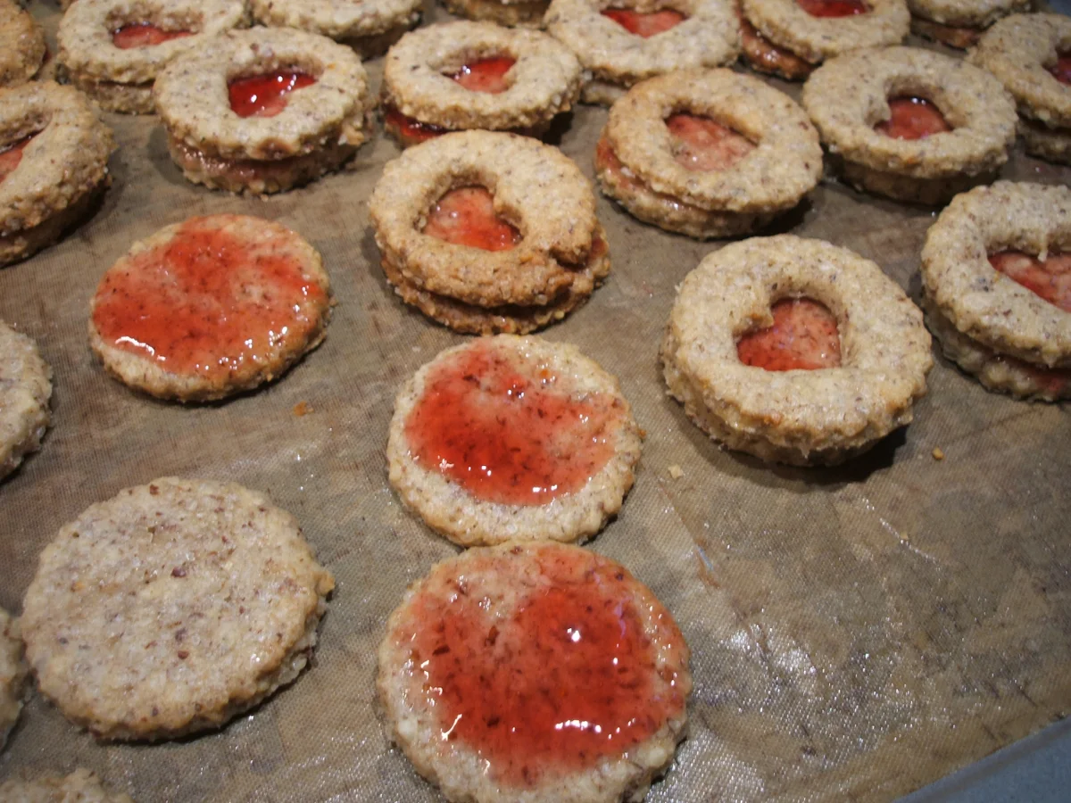 Plätzchen: Linzer Spitzbuben - Rezept - Bild Nr. 1211