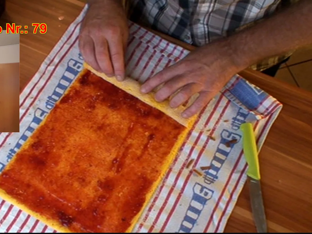 Mazu12, Marmorkuchen-Biskuitrolle mit Marmelade, Zwei Kuchen in Einen - Rezept - Bild Nr. 1208