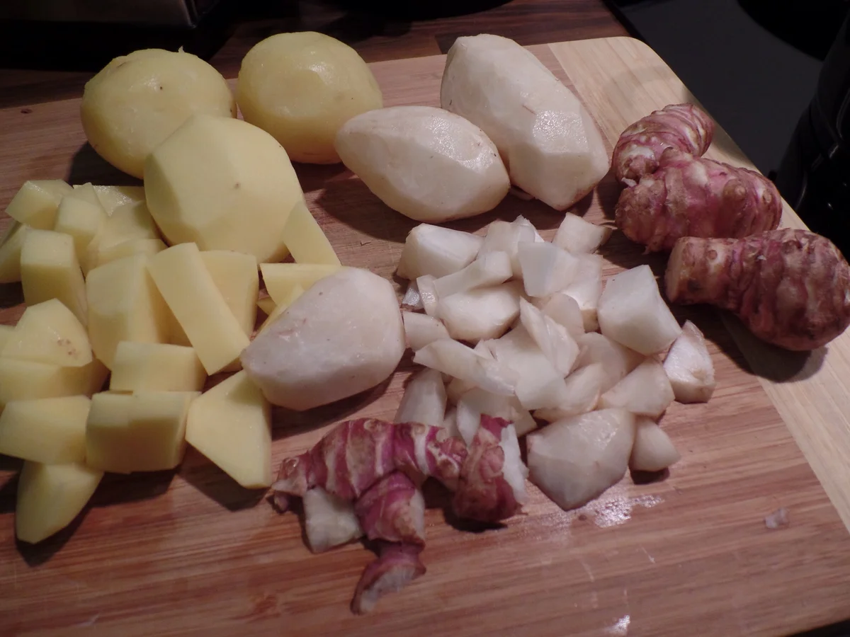 Topinambur-Kartoffel-Curry -Suppe - Rezept - Bild Nr. 1210