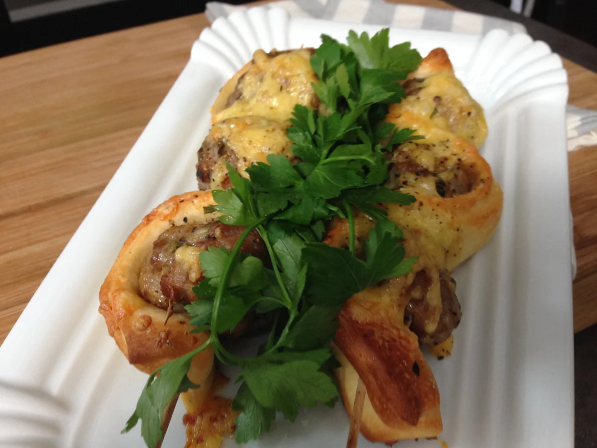 Rezept: Hackfleisch-Pizza-Spieße mit Käse überbacken Bild Nr. 2 Hackfleisch-Pizza-Spieße mit Käse überbacken - Rezept - Bild Nr. 2