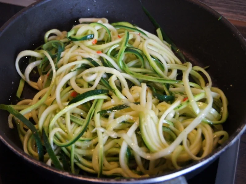 Rezept: Wildlachsfilet auf Zucchini-Spaghetti Bild Nr. 1224 Wildlachsfilet auf Zucchini-Spaghetti - Rezept - Bild Nr. 1224