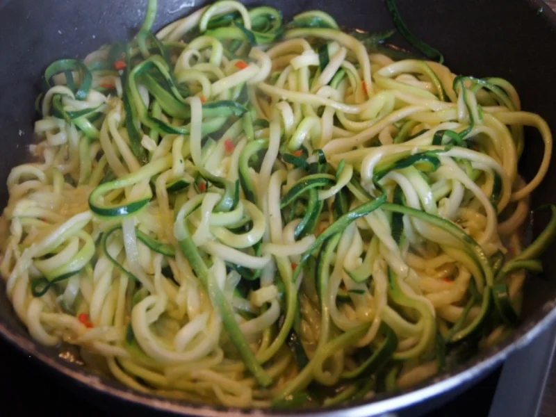 Rezept: Wildlachsfilet auf Zucchini-Spaghetti Bild Nr. 1225 Wildlachsfilet auf Zucchini-Spaghetti - Rezept - Bild Nr. 1225