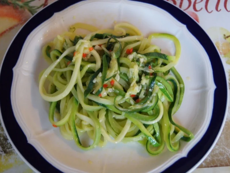 Rezept: Wildlachsfilet auf Zucchini-Spaghetti Bild Nr. 1226 Wildlachsfilet auf Zucchini-Spaghetti - Rezept - Bild Nr. 1226