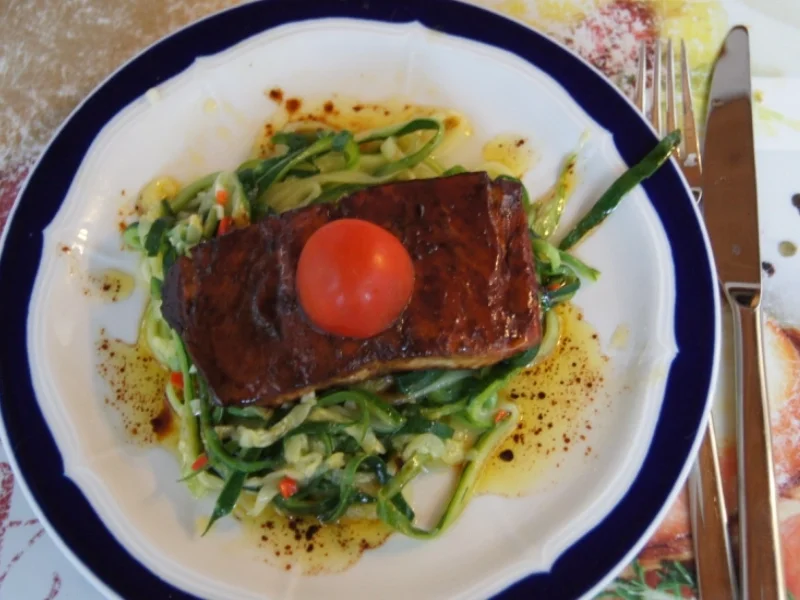 Rezept: Wildlachsfilet auf Zucchini-Spaghetti Bild Nr. 1227 Wildlachsfilet auf Zucchini-Spaghetti - Rezept - Bild Nr. 1227