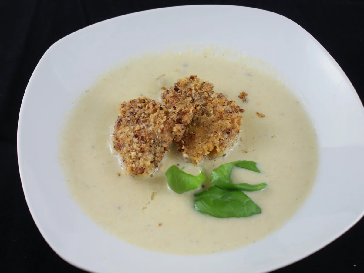 Rezept: schnelle Gemüsesuppe mit paniertem Blumenkohl Bild Nr. 1226 schnelle Gemüsesuppe mit paniertem Blumenkohl - Rezept - Bild Nr. 1226