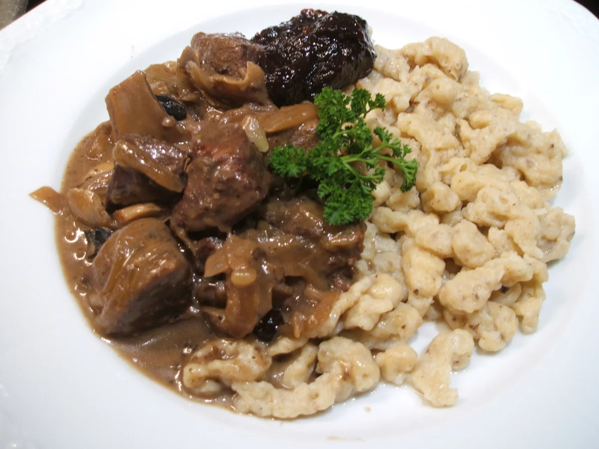 Wild: Wildschweingulasch mit Pilzspätzle - Rezept - Bild Nr. 1222