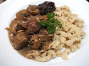 Wild: Wildschweingulasch mit Pilzspätzle - Rezept - Bild Nr. 1222