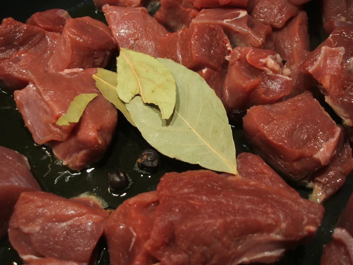 Wild: Wildschweingulasch mit Pilzspätzle - Rezept - Bild Nr. 1223