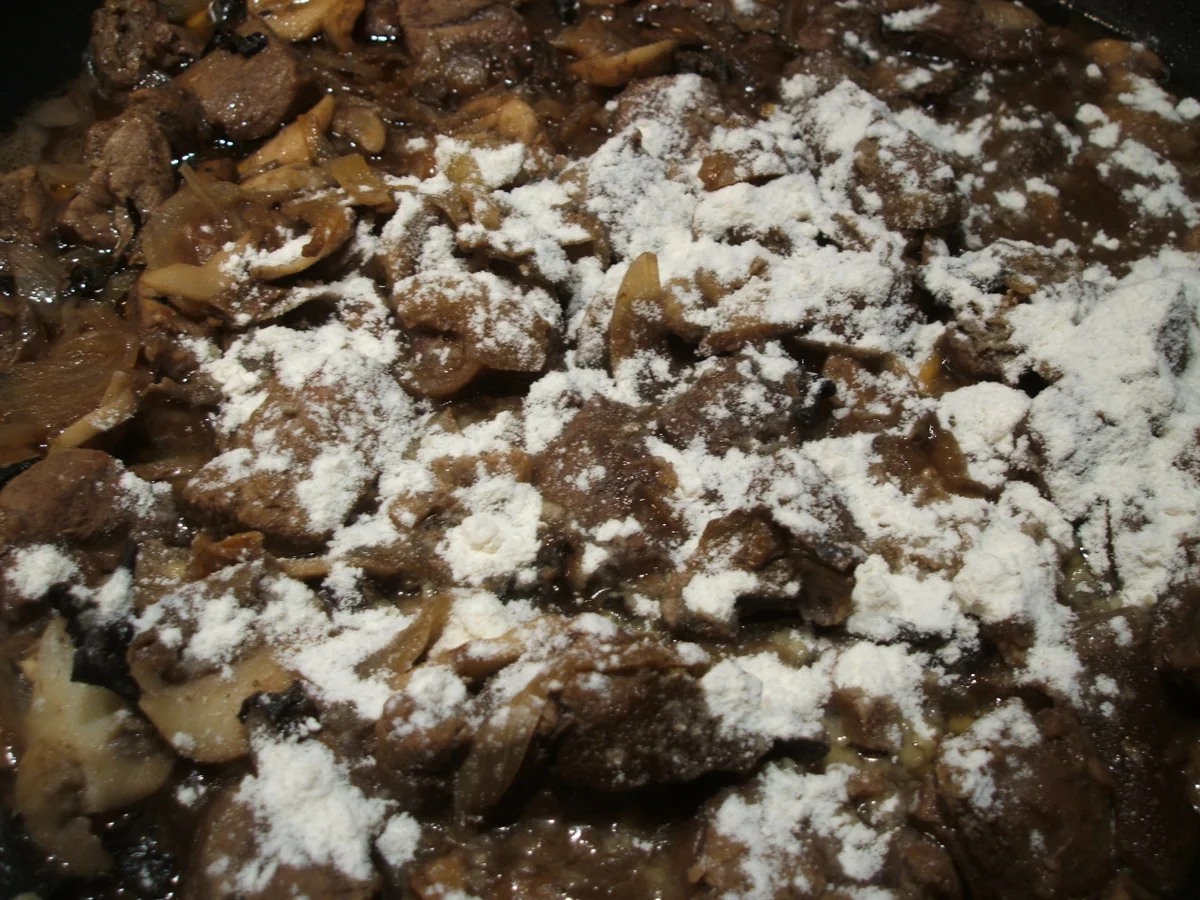 Wild: Wildschweingulasch mit Pilzspätzle - Rezept - Bild Nr. 1226