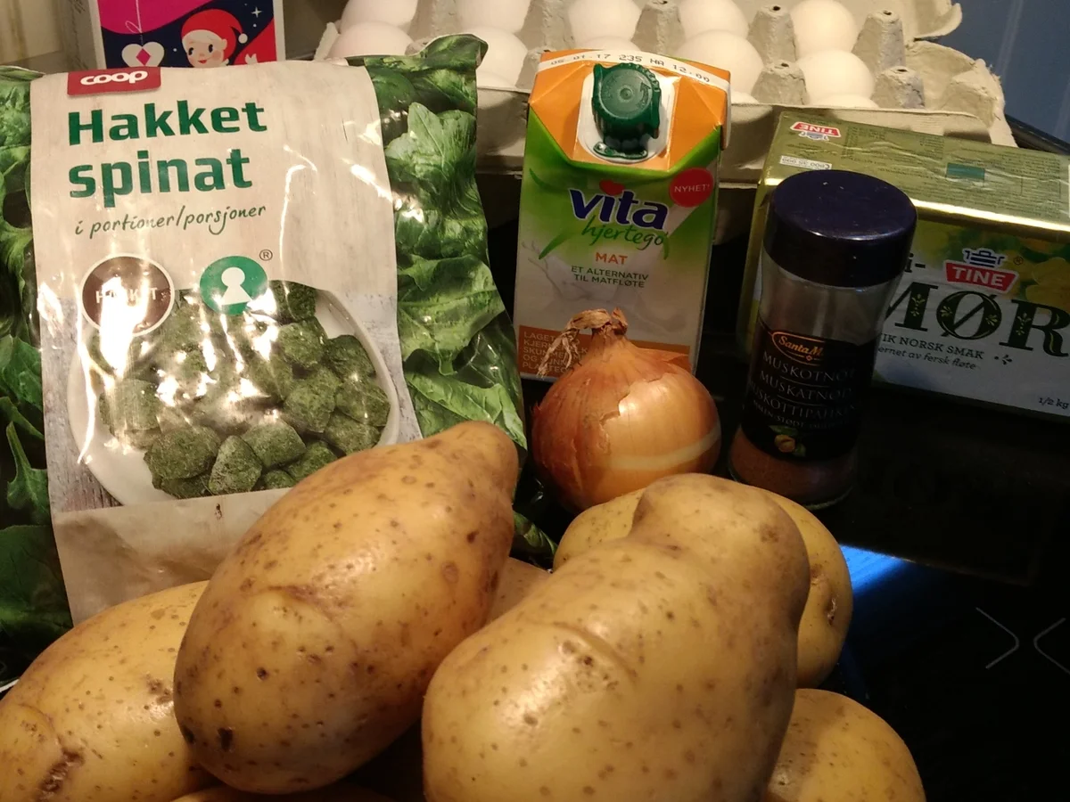 Rezept: BiNe` S SPINATAUFLAUF MIT KARTOFFELBREI & SPIEGELEIER BiNe` S SPINATAUFLAUF MIT KARTOFFELBREI & SPIEGELEIER - Rezept