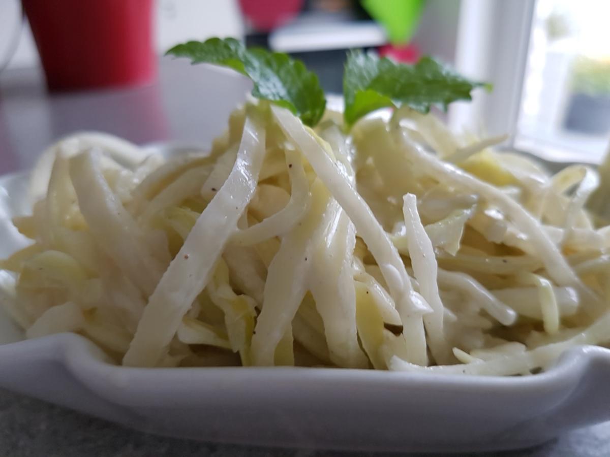 Bilder für Biggi`s Salate = Weisskohlsalat 2.0 mit einem cremigen Parmesan-Dressing - Rezept