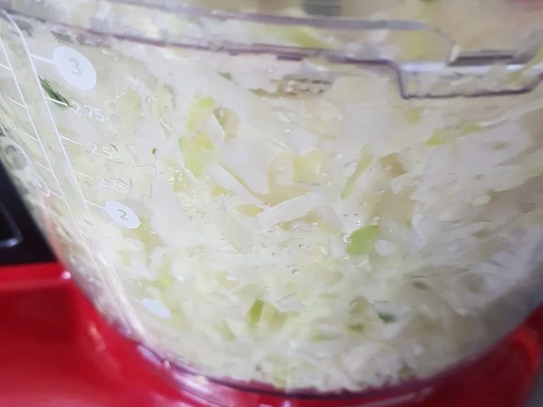 Weisskohlsalat 2.0 mit einem cremigen Parmesan-Dressing - Rezept - Bild Nr. 1227