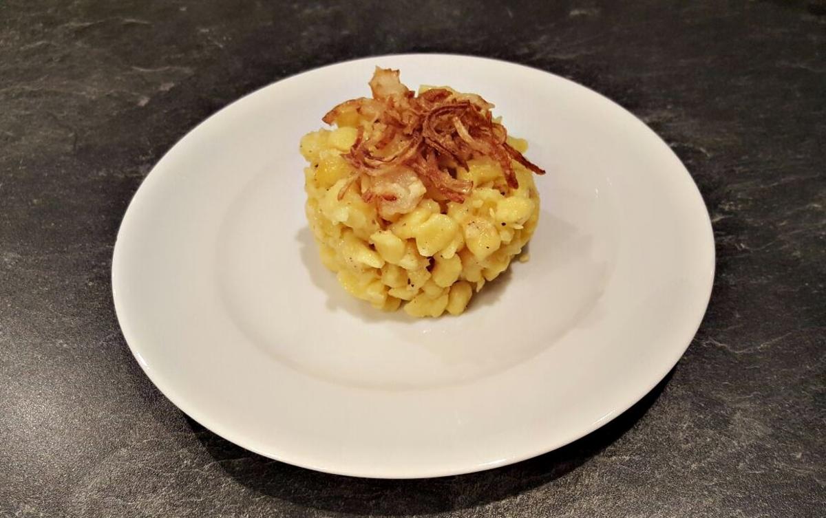 Bilder für Käsespätzle mit Röstzwiebeln - Homemade - Rezept