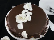 glutenfreie Haselnusstorte mit Marzipan - Rezept - Bild Nr. 1240