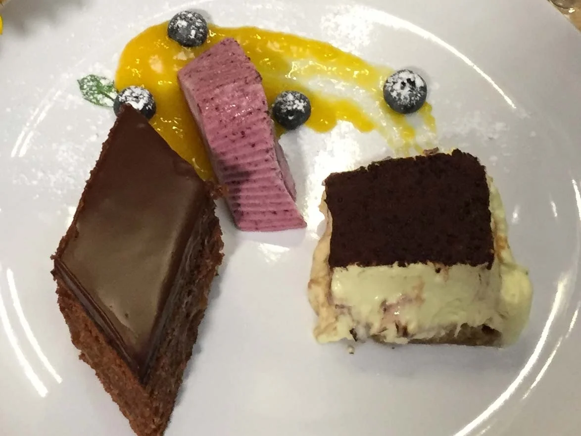 Rezept: "A sweet triple" - Sachertorte, Tiramisu und Blaubeer-Eis "A sweet triple" - Sachertorte, Tiramisu und Blaubeer-Eis - Rezept