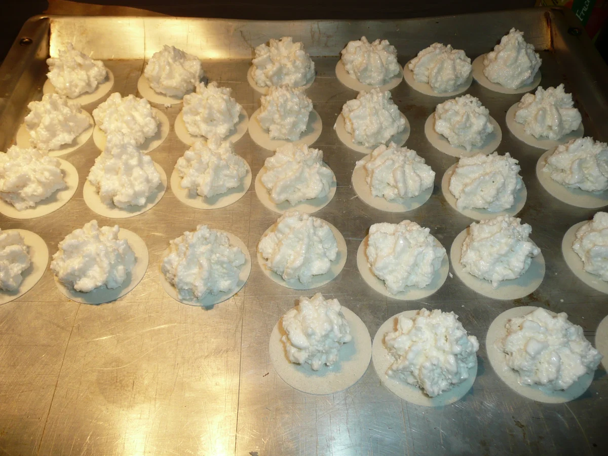 Weihnachtsgebäck : Kokosmakronen 30 Stück - Rezept - Bild Nr. 1250
