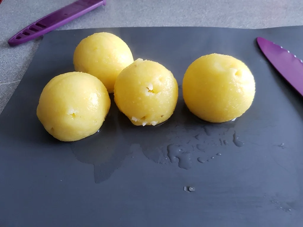 Rezept: Kottelet mit gebratenen Schmalz-Knödeln à la Biggi Bild Nr. 1321 Kottelet mit gebratenen Schmalz-Knödeln à la Biggi - Rezept - Bild Nr. 1321