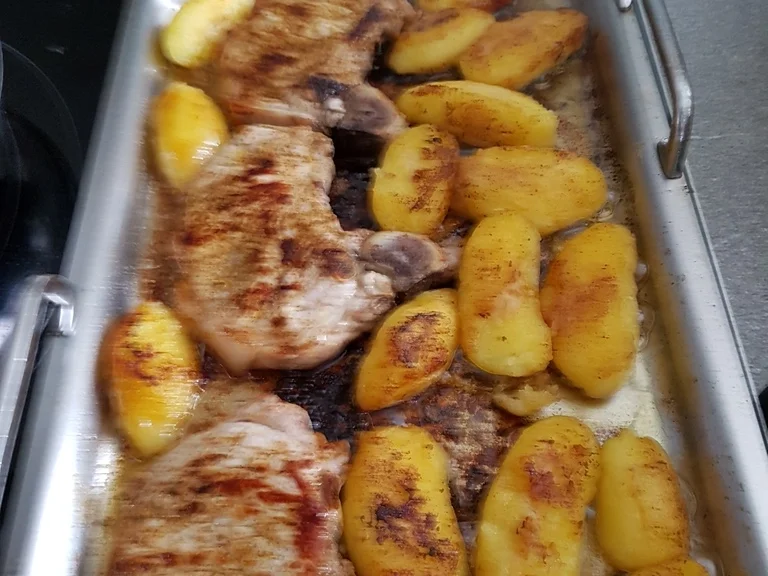 Rezept: Kottelet mit gebratenen Schmalz-Knödeln à la Biggi Bild Nr. 1325 Kottelet mit gebratenen Schmalz-Knödeln à la Biggi - Rezept - Bild Nr. 1325