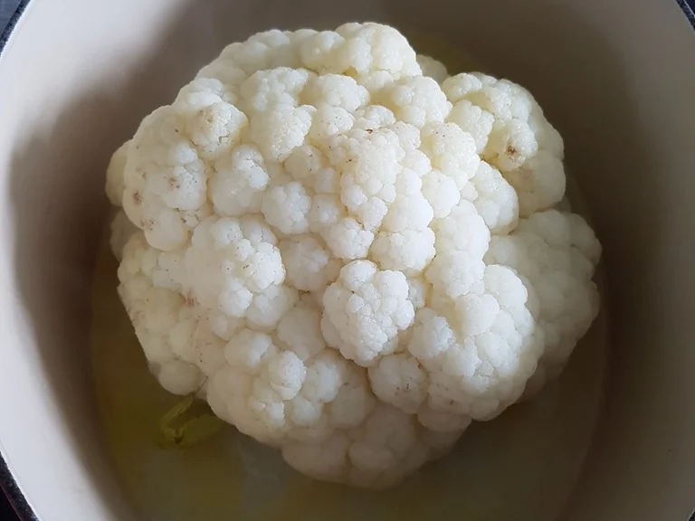 Rezept: Blumenkohl im ganzen gekocht und dann gebraten Bild Nr. 1320 Blumenkohl im ganzen gekocht und dann gebraten - Rezept - Bild Nr. 1320