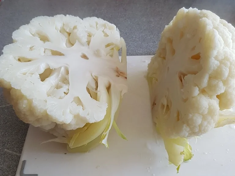 Rezept: Blumenkohl im ganzen gekocht und dann gebraten Bild Nr. 1323 Blumenkohl im ganzen gekocht und dann gebraten - Rezept - Bild Nr. 1323