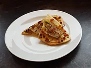 Flammkuchen mit karamellisierten Birnen und Speck Homemade - Rezept