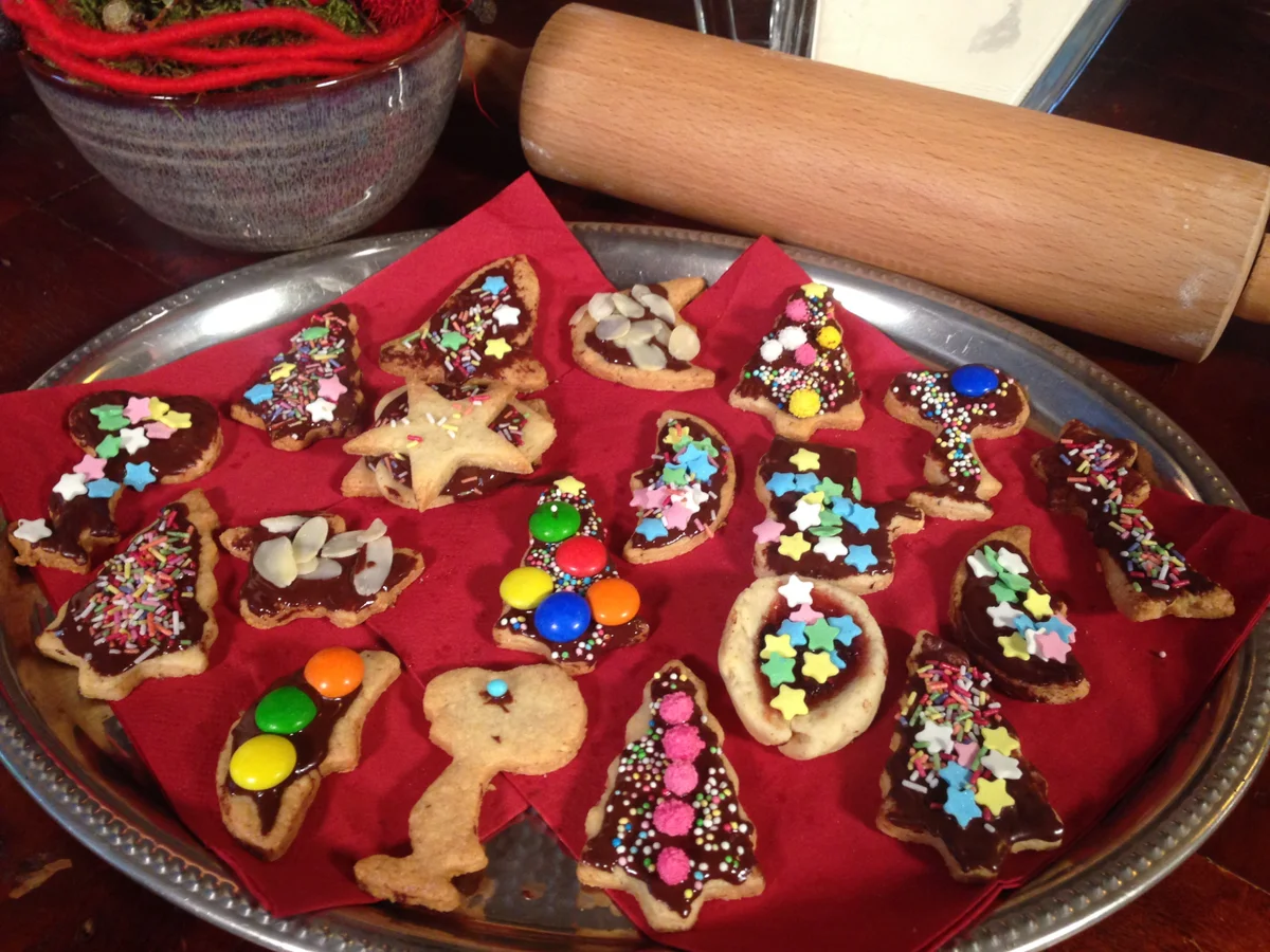 Rezept: Einfache Kinderkekse - ein Teig, viele Plätzchen Einfache Kinderkekse - ein Teig, viele Plätzchen - Rezept