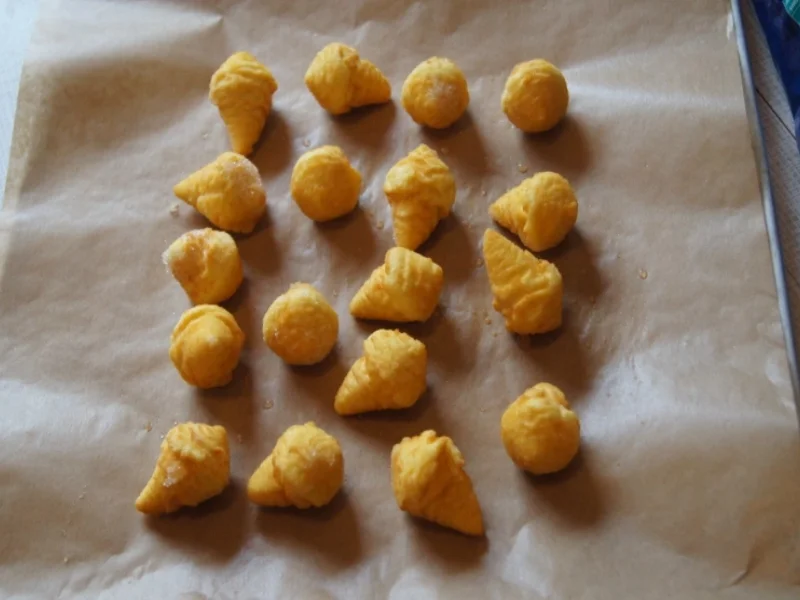 Würziges Schweinefilet mit pikanter Sauce, Brokkoli und knusper Kroketten - Rezept - Bild Nr. 1335