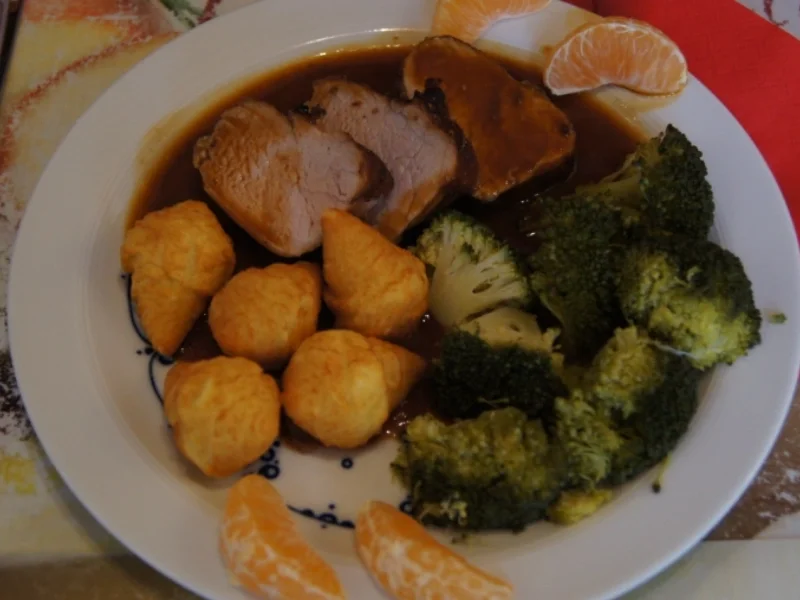 Würziges Schweinefilet mit pikanter Sauce, Brokkoli und knusper Kroketten - Rezept - Bild Nr. 1343