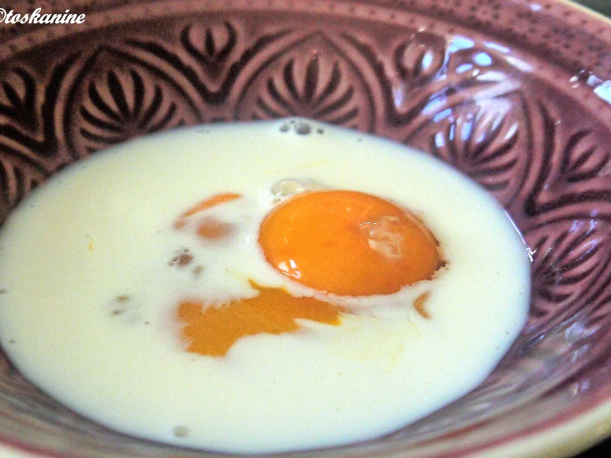 Rezept: Marzipan-Grießflammerie mit Tonkabohne und Schattenmorellen Bild Nr. 1349 Marzipan-Grießflammerie mit Tonkabohne und Schattenmorellen - Rezept - Bild Nr. 1349