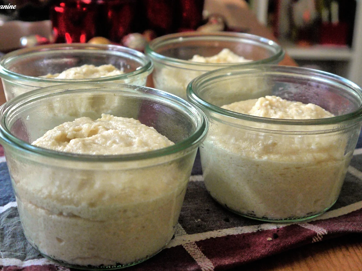 Rezept: Marzipan-Grießflammerie mit Tonkabohne und Schattenmorellen Bild Nr. 1352 Marzipan-Grießflammerie mit Tonkabohne und Schattenmorellen - Rezept - Bild Nr. 1352