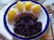 Schwartenwurst mit Ananas-Apfel-Rotkohl und kleinen Pellkartoffeln - Rezept - Bild Nr. 1348