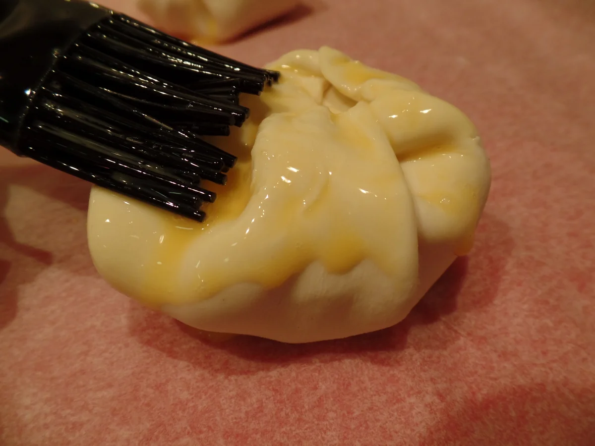 Rezept: Gefüllte Blätterteig-Päckchen mit Ziegenkäse und Bacon .Mit Rote-Bete-Salat Bild Nr. 1341 Gefüllte Blätterteig-Päckchen mit Ziegenkäse und Bacon .Mit Rote-Bete-Salat - Rezept - Bild Nr. 1341