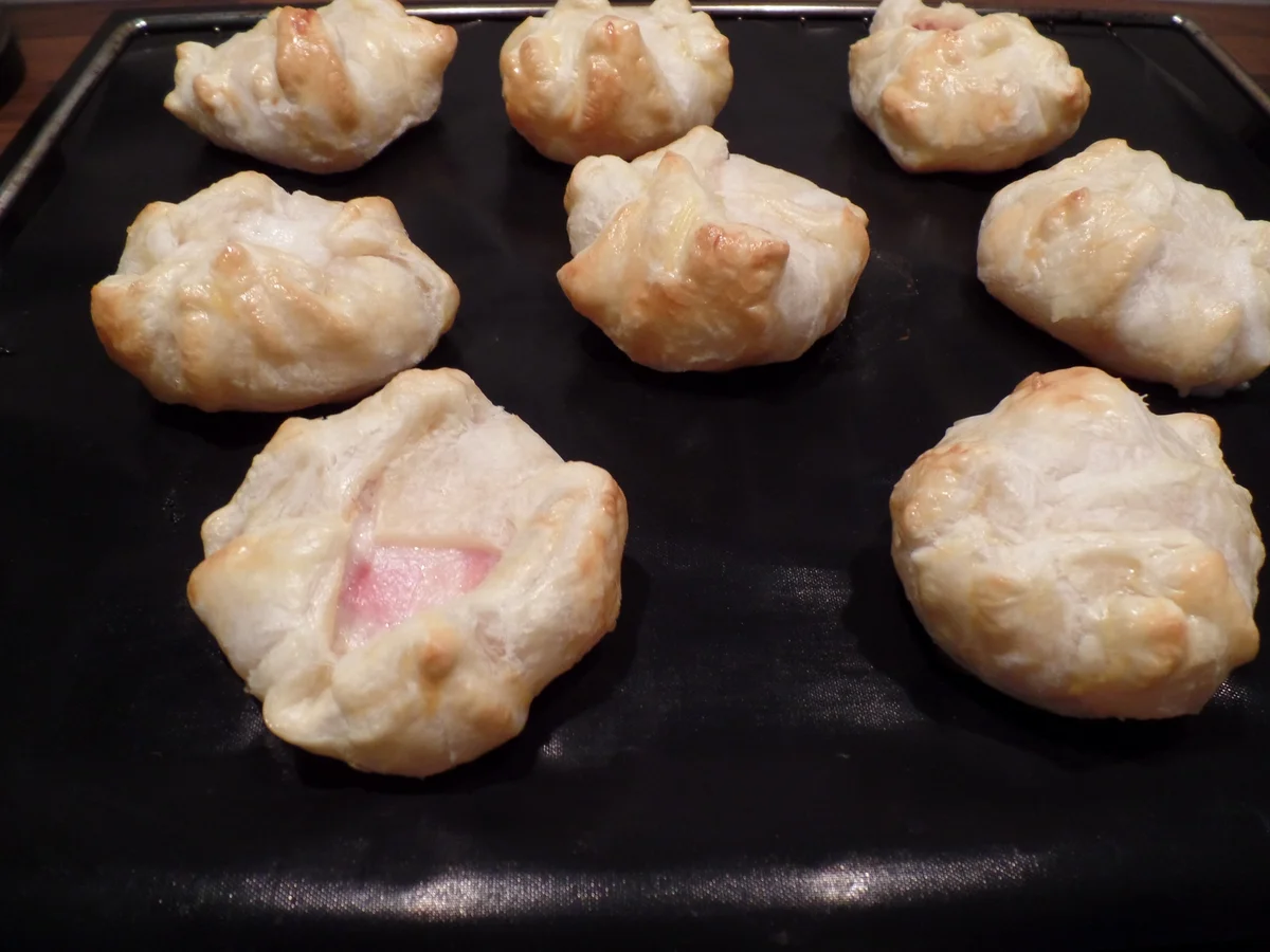 Rezept: Gefüllte Blätterteig-Päckchen mit Ziegenkäse und Bacon .Mit Rote-Bete-Salat Bild Nr. 1347 Gefüllte Blätterteig-Päckchen mit Ziegenkäse und Bacon .Mit Rote-Bete-Salat - Rezept - Bild Nr. 1347