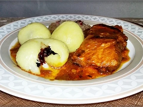 Rezept: Gefüllte Klöße mit Cranberries die jedes Fleischgericht verfeinern Bild Nr. 1331 Gefüllte Klöße mit Cranberries die jedes Fleischgericht verfeinern - Rezept - Bild Nr. 1331